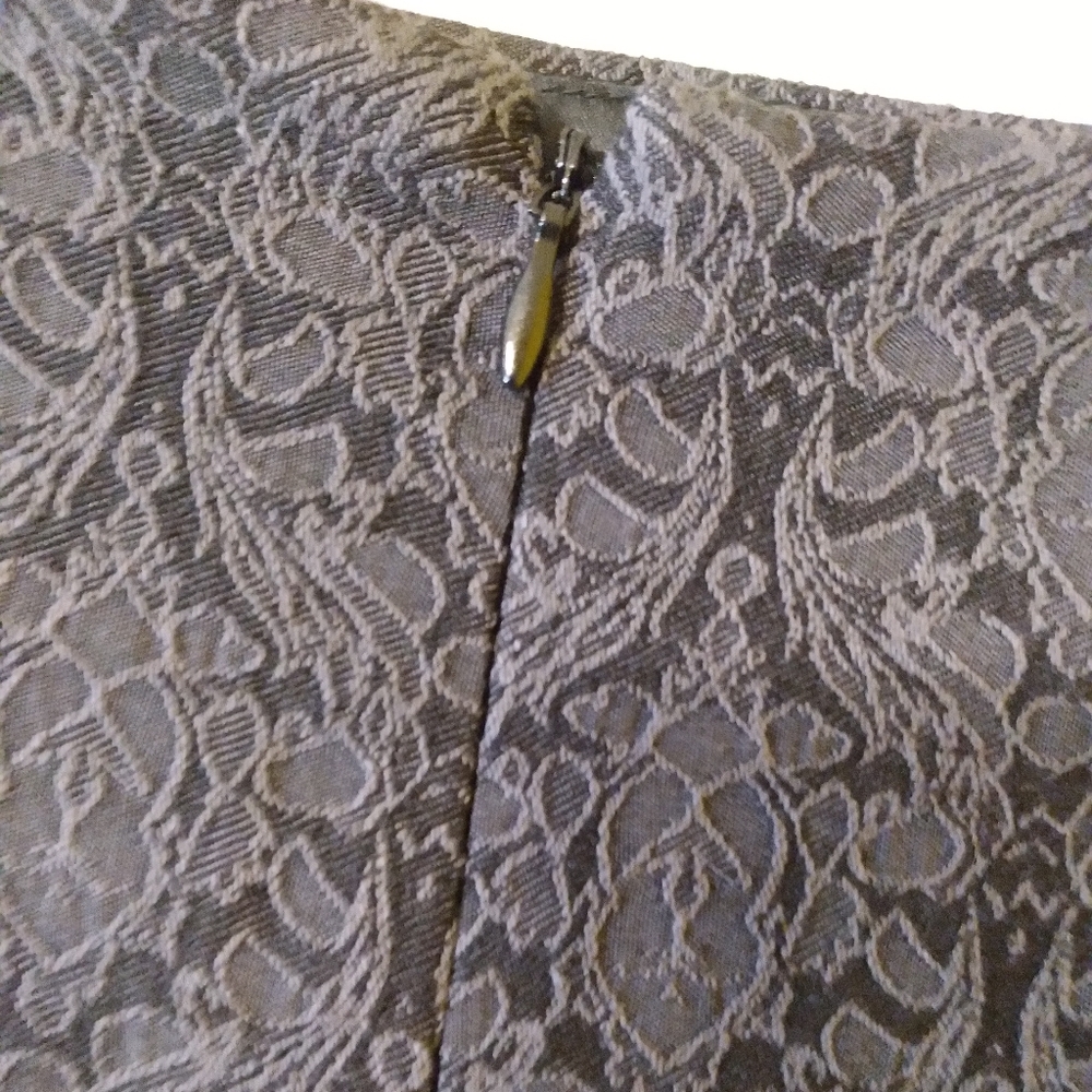 🎄Dennis Basso Charcol Gray Lace Look Linef Pencil Skirt Sizes 6 and 10💥 - Picture 7 of 9